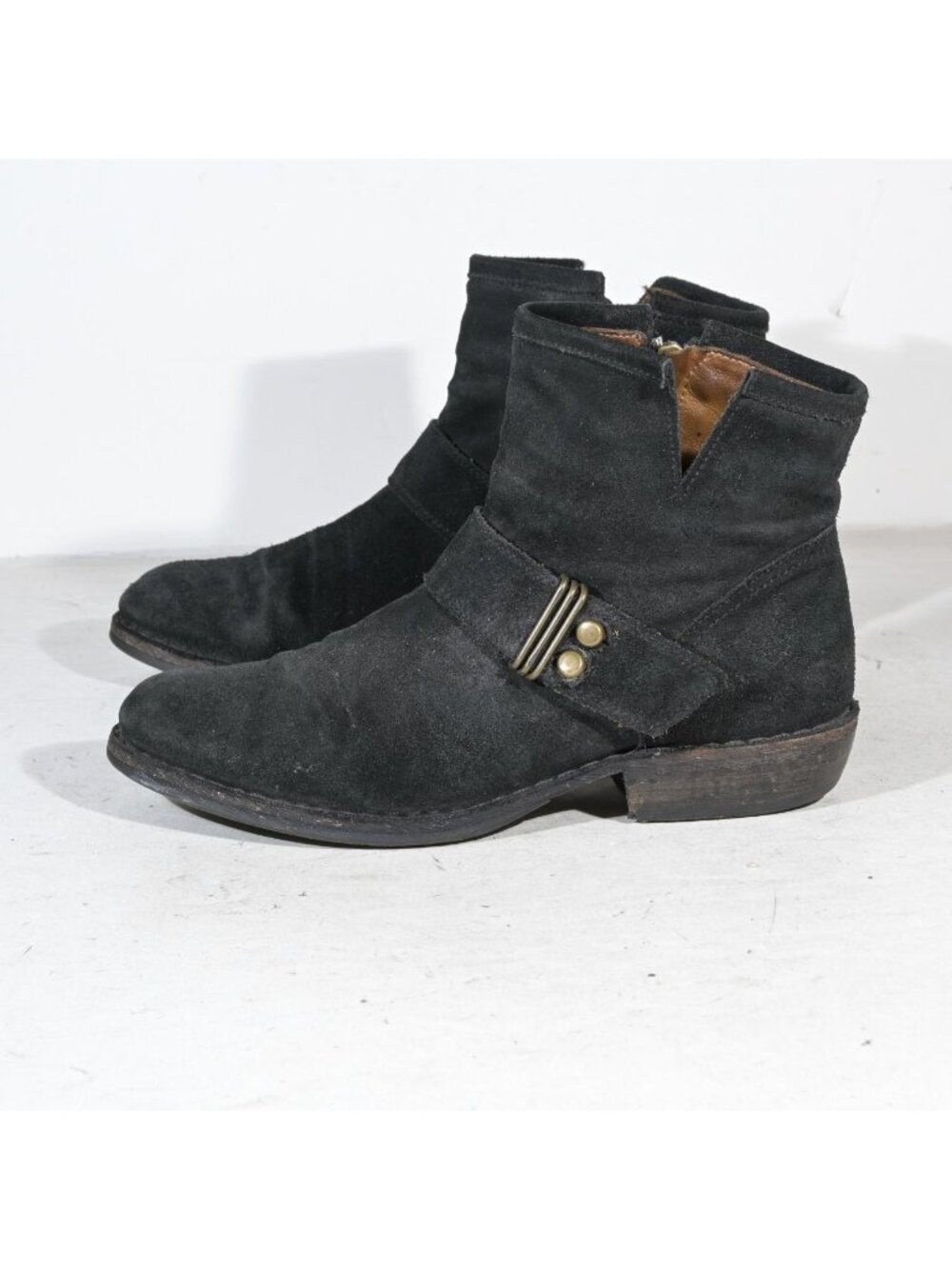 Black Suede Ankle Boots Almond Toe Buckle Strap Inside Zip Moto Made in Italy Wo - Picture 2 of 8